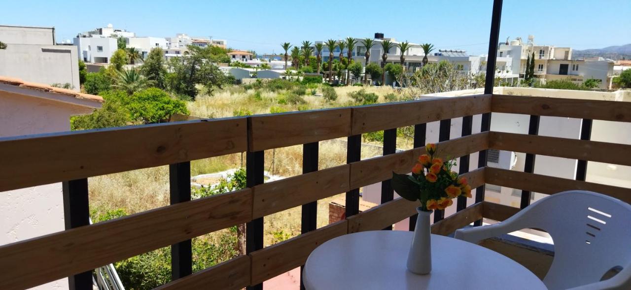 Cleo Rooms 250M From The Beach Malia Eksteriør billede