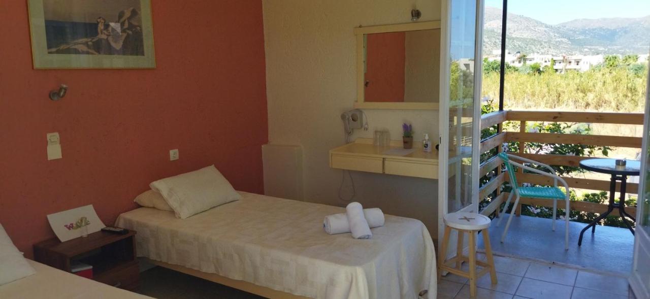 Cleo Rooms 250M From The Beach Malia Eksteriør billede