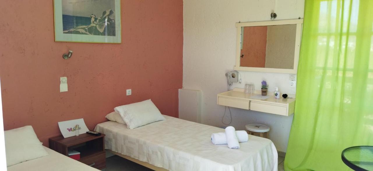 Cleo Rooms 250M From The Beach Malia Eksteriør billede