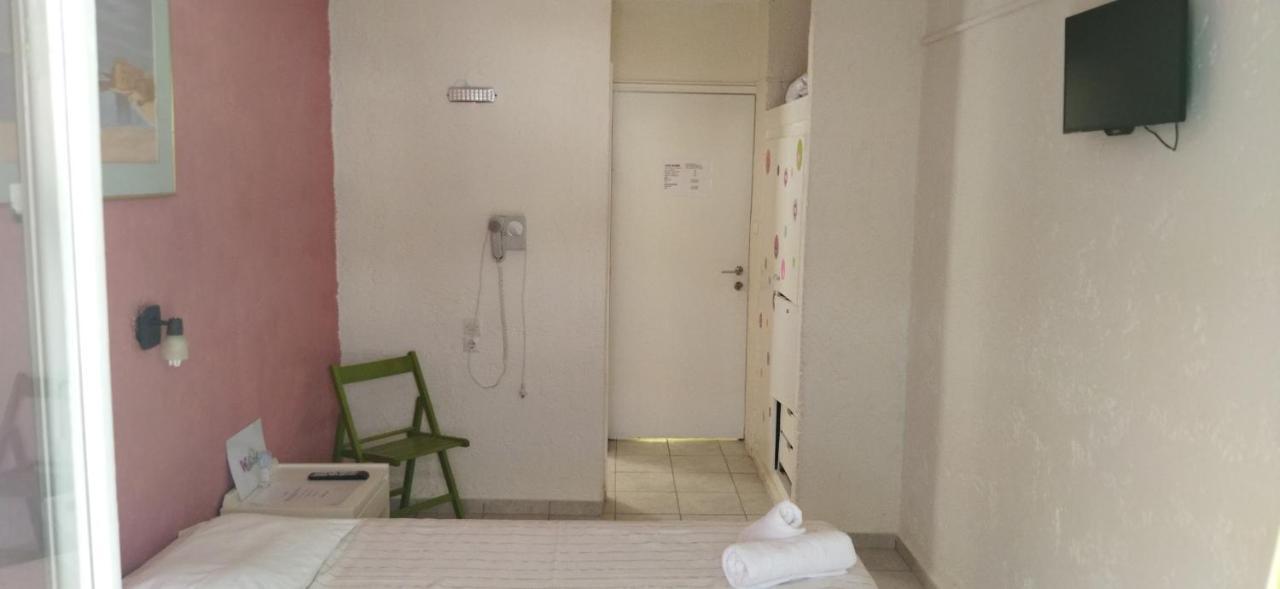 Cleo Rooms 250M From The Beach Malia Eksteriør billede