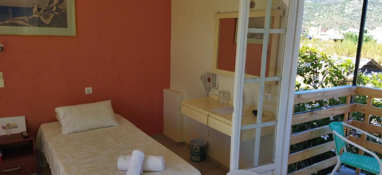 Cleo Rooms 250M From The Beach Malia Eksteriør billede