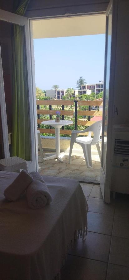 Cleo Rooms 250M From The Beach Malia Eksteriør billede