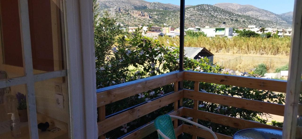Cleo Rooms 250M From The Beach Malia Eksteriør billede