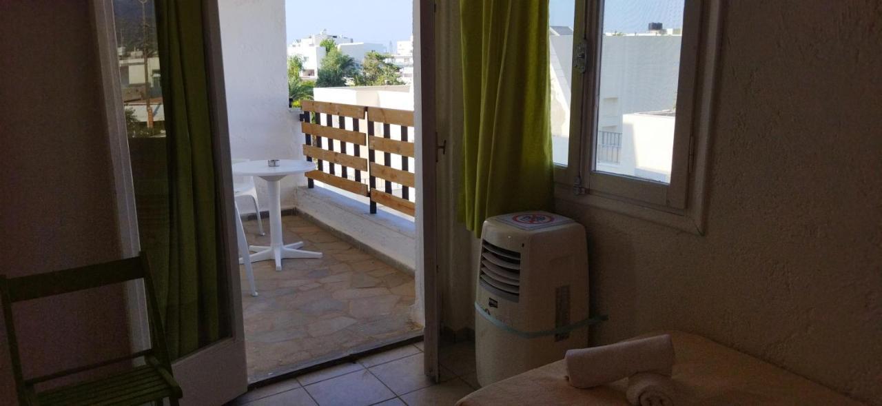 Cleo Rooms 250M From The Beach Malia Eksteriør billede
