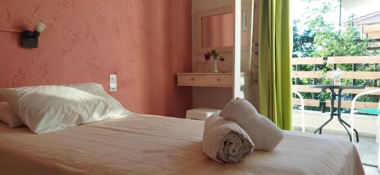 Cleo Rooms 250M From The Beach Malia Eksteriør billede