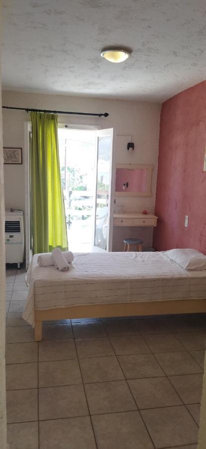 Cleo Rooms 250M From The Beach Malia Eksteriør billede